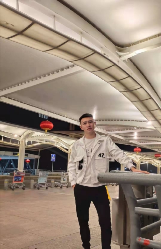 猕猴的第一张照片--海南蓝颜知己交友网